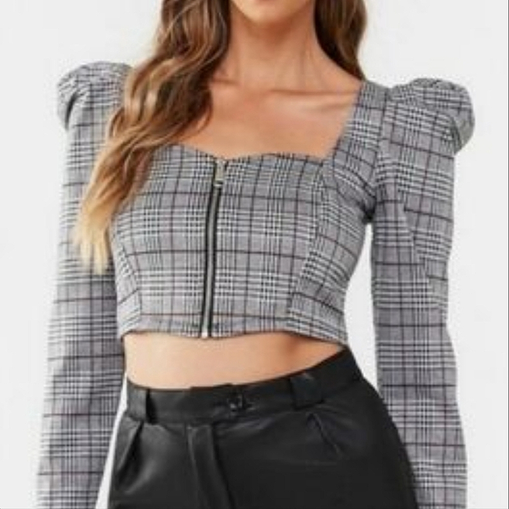 Forever 21 Checkered Zip-Frontβ Crop Top - Black and White
